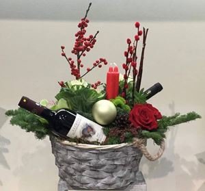 Picture of Arrangement with wine