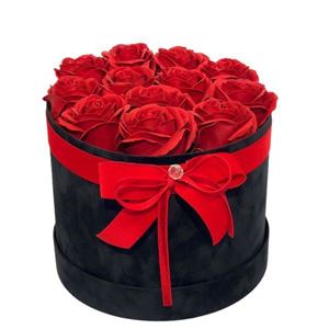 Picture of Arrangement in a Box with Eternal Roses No. 1546.
